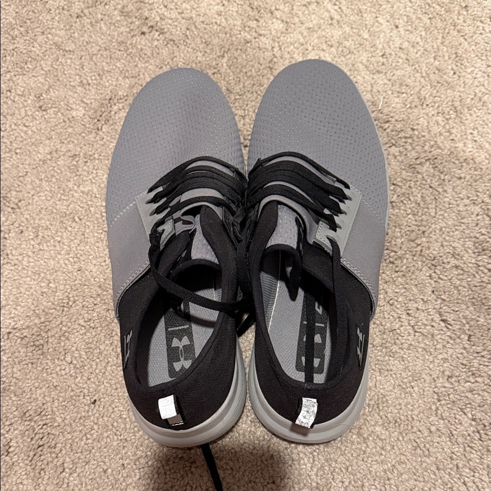 Under Armour Men's Black and Gray Athletic Shoes